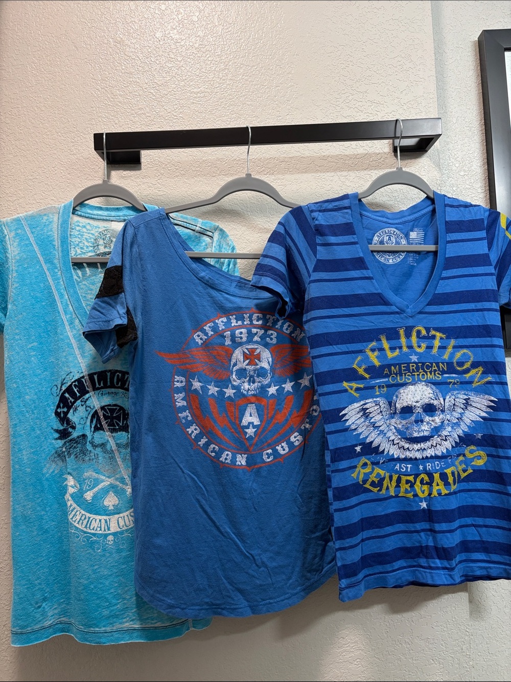 Affliction women’s Blue T-shirt Set